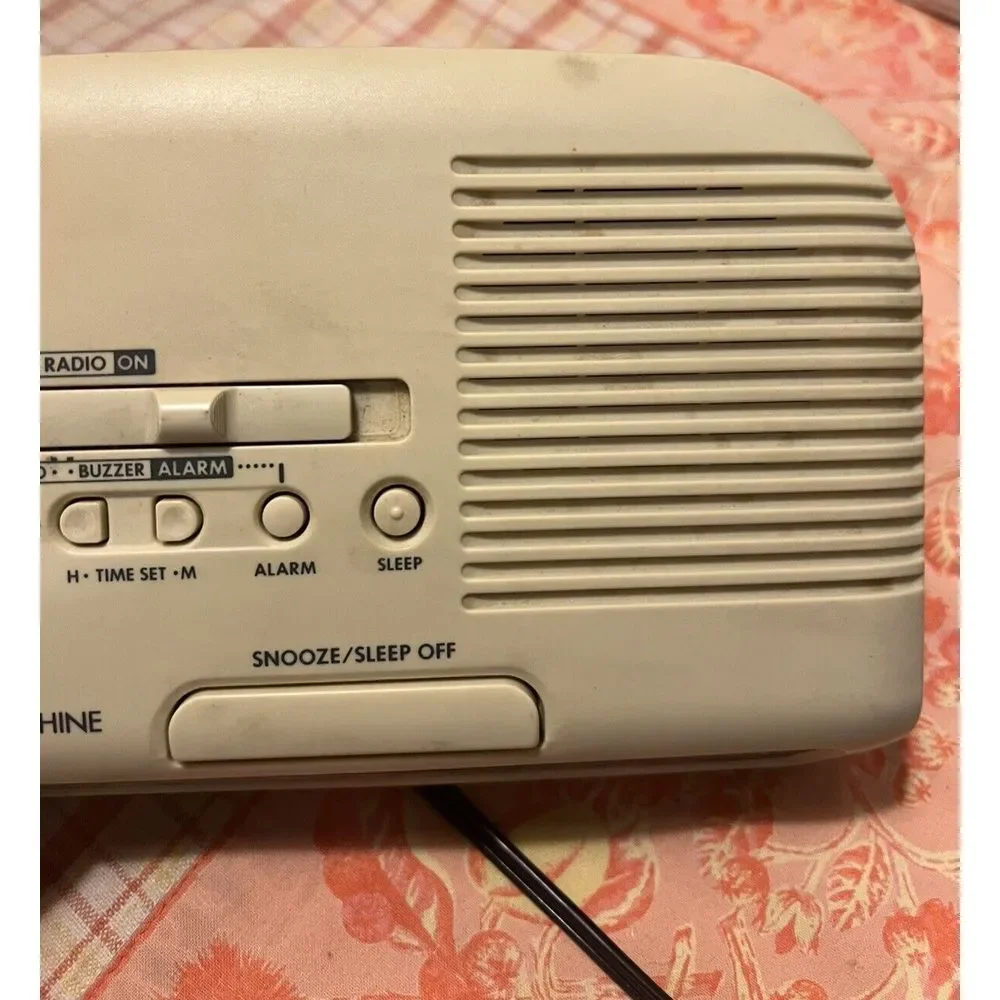 Vtg Sony Dream Machine AM/FM Alarm Clock Radio White‎ Model ICF-C25 9V Tested